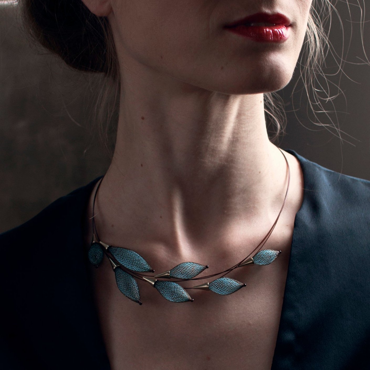 Silver, Green & Brown Epineuse Full Leaves Choker Necklace