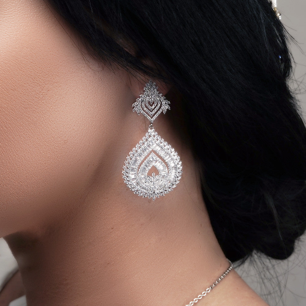 bridal_jewellery_earrings_statement_art_deco_vintage_rustic_large_wedding_gold_indian