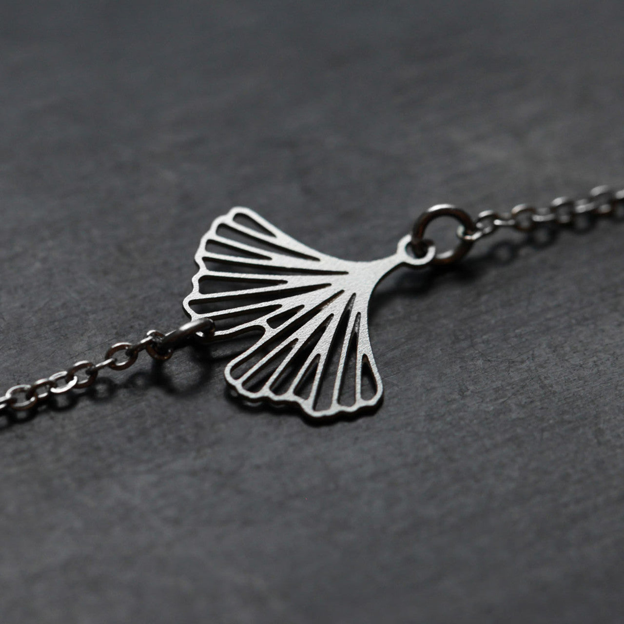 Moorigin_jewellery_bracelet_bangle_silver_PVD_plating_stainless_steel_ginkgo_leaf_delicate_made_in_Taiwan