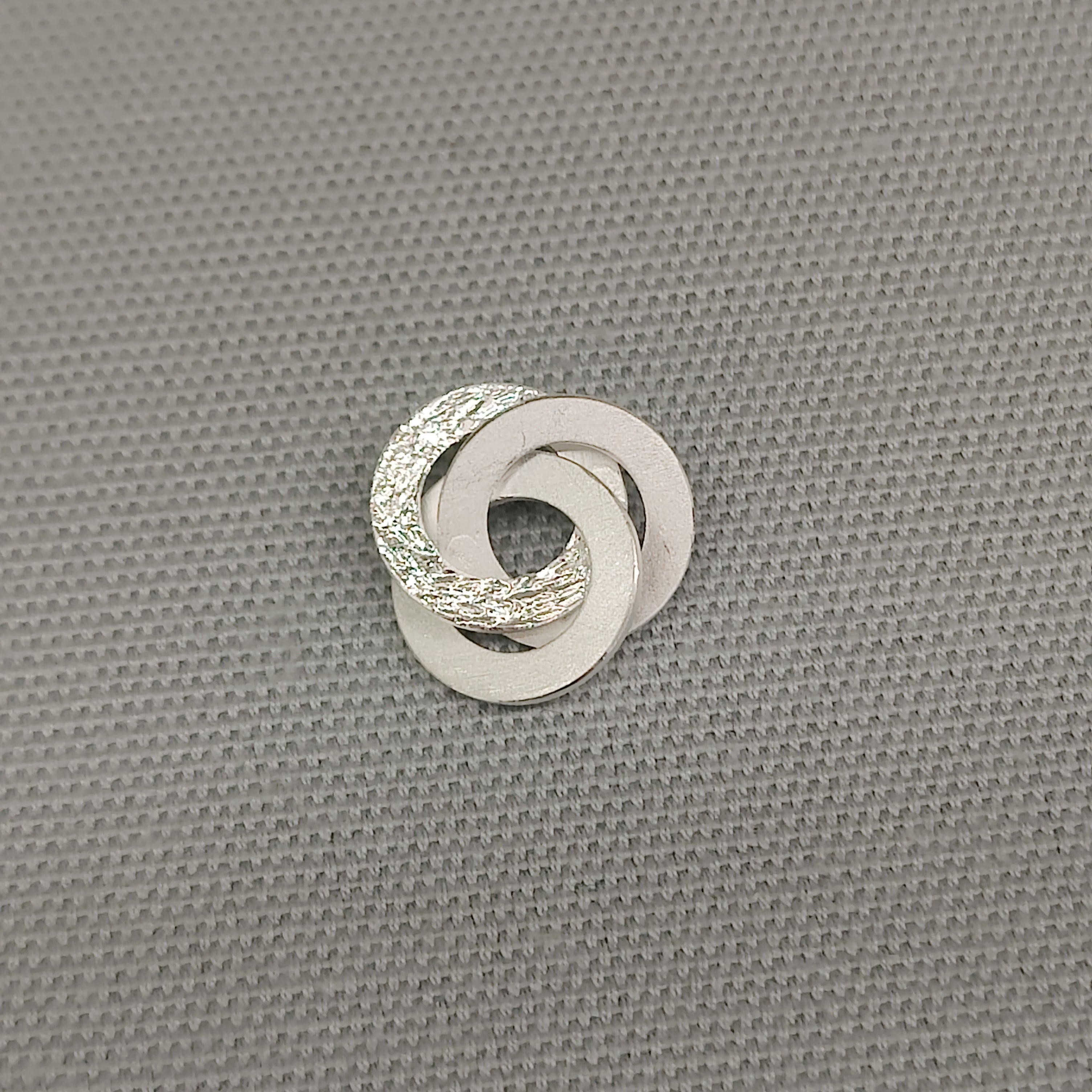 Sterling Silver Textured Interlocking Circles Necklace