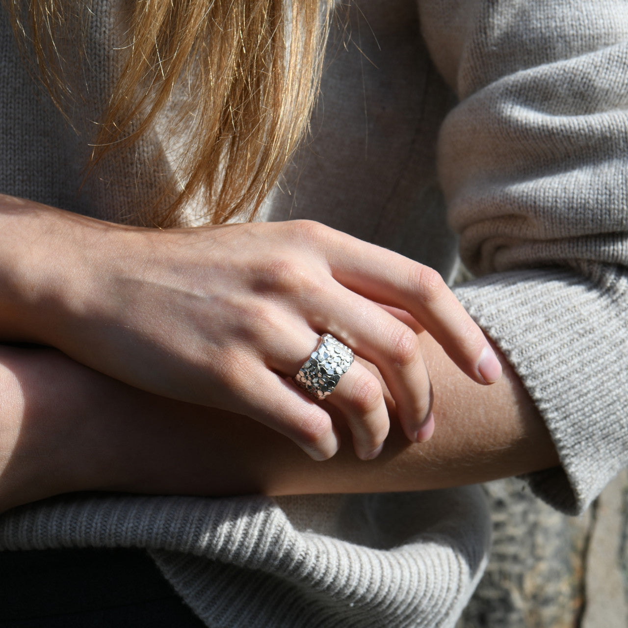 Jade_Mellor_handmade_jewellery_Caddis_glimmer_ring_sterling_silver_statement_chunky