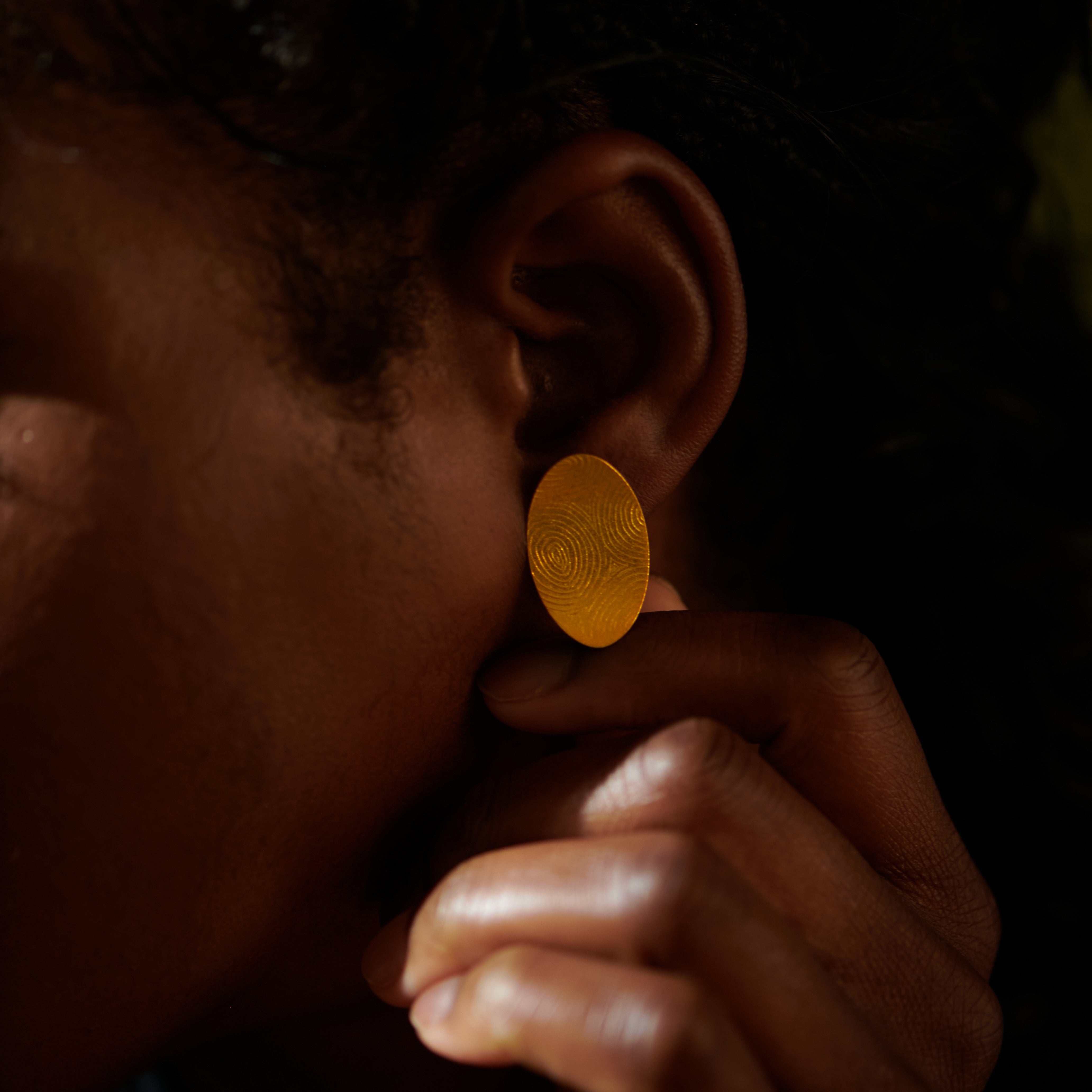 Fingerprint Textured Whirl Curved Oval Stud Earrings