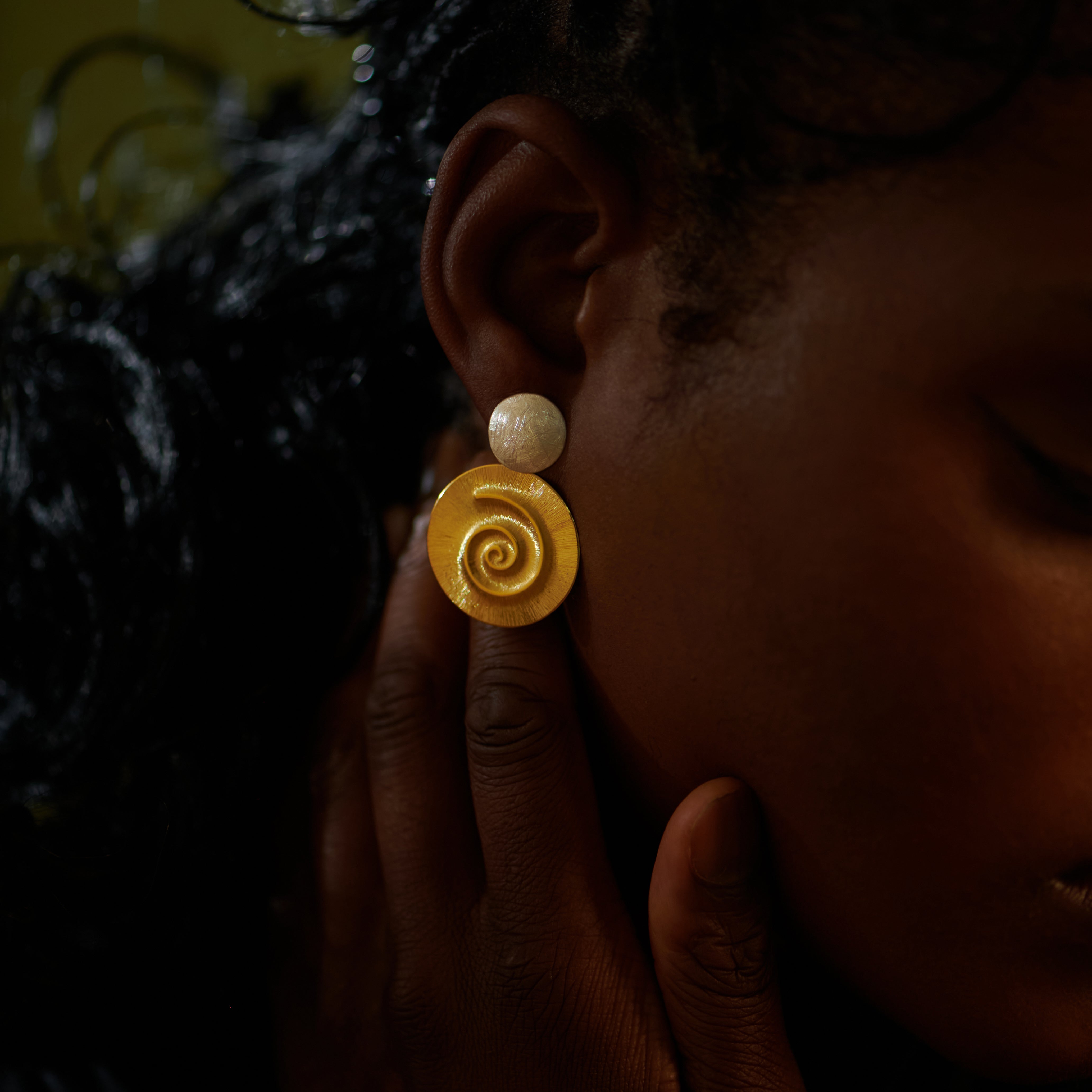 Large Mixed Tone Disc Earrings with Swirl Design