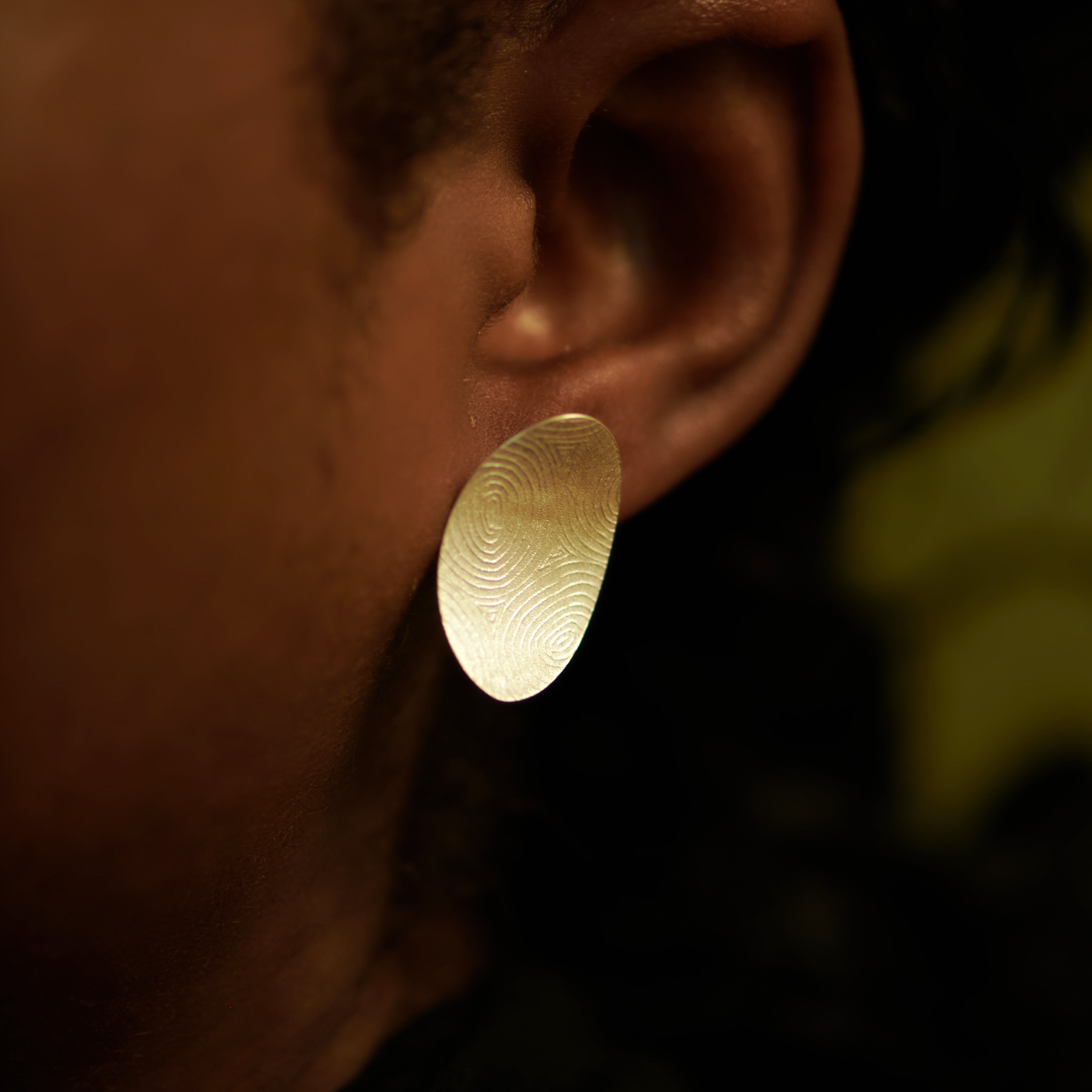 Fingerprint Textured Whirl Curved Oval Stud Earrings