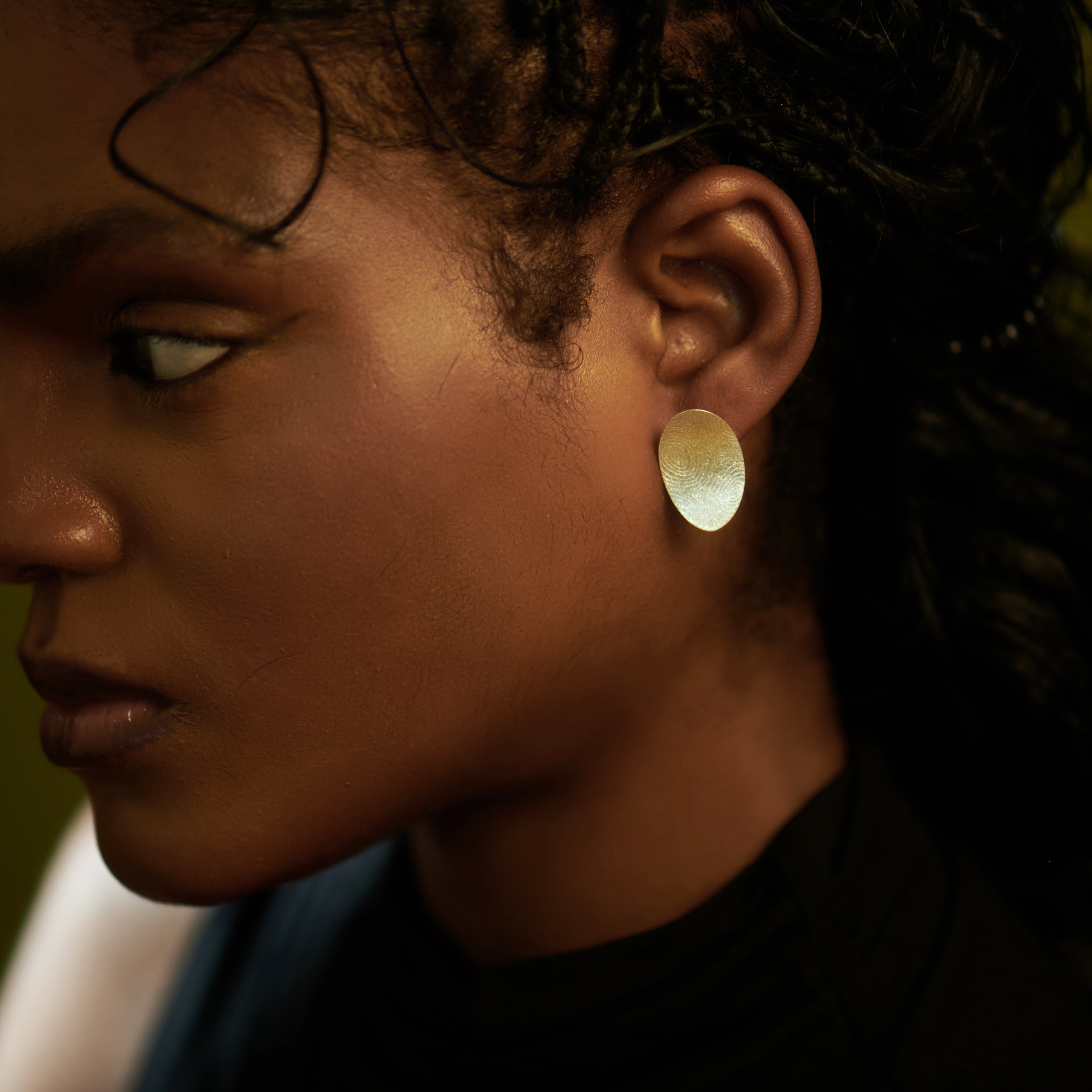 Fingerprint Textured Whirl Curved Oval Stud Earrings