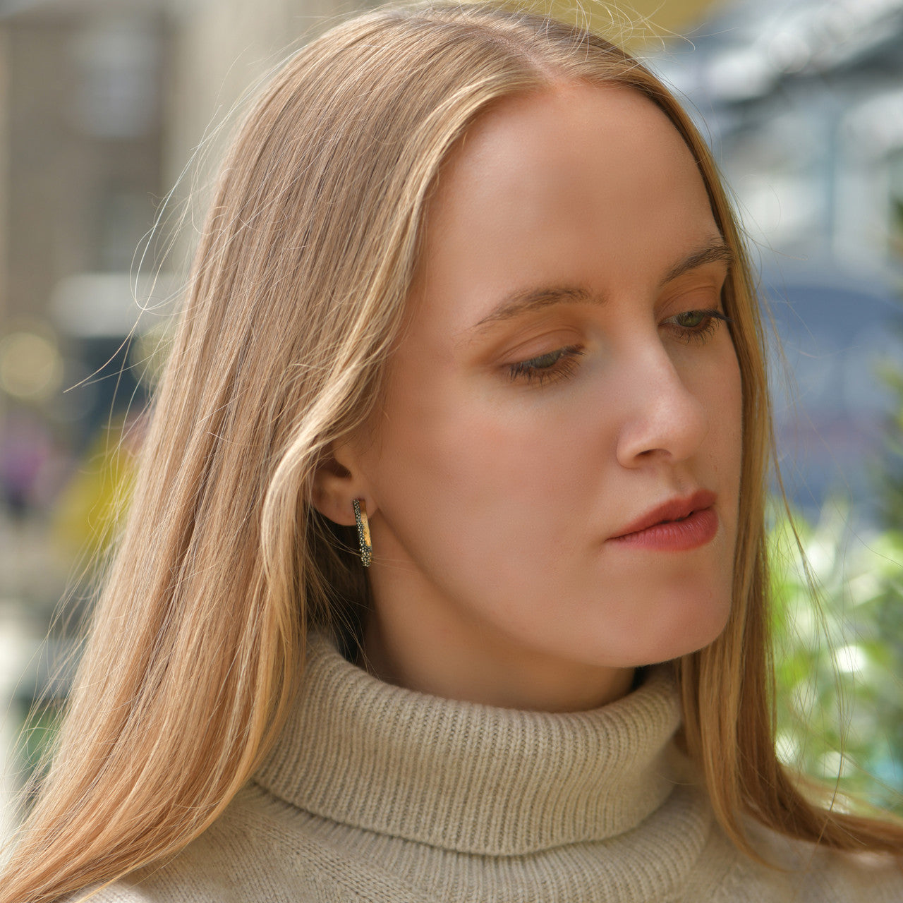 MarCucurella_handmade_jewellery_earrings_hoops_gold_plated_oxidised_sterling_silver_granulated_design_Spain