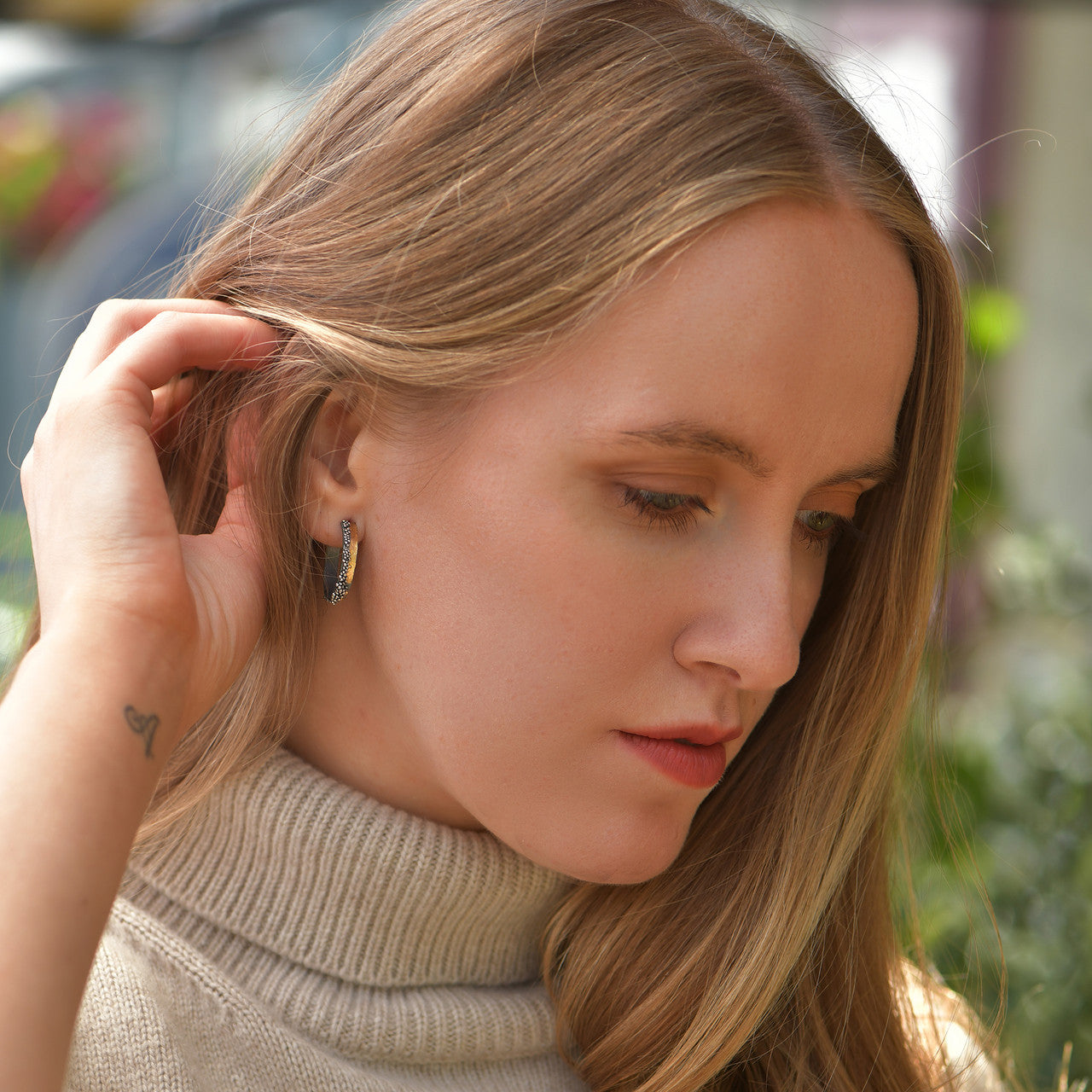 MarCucurella_handmade_jewellery_earrings_hoops_gold_plated_oxidised_sterling_silver_granulated_design_Spain