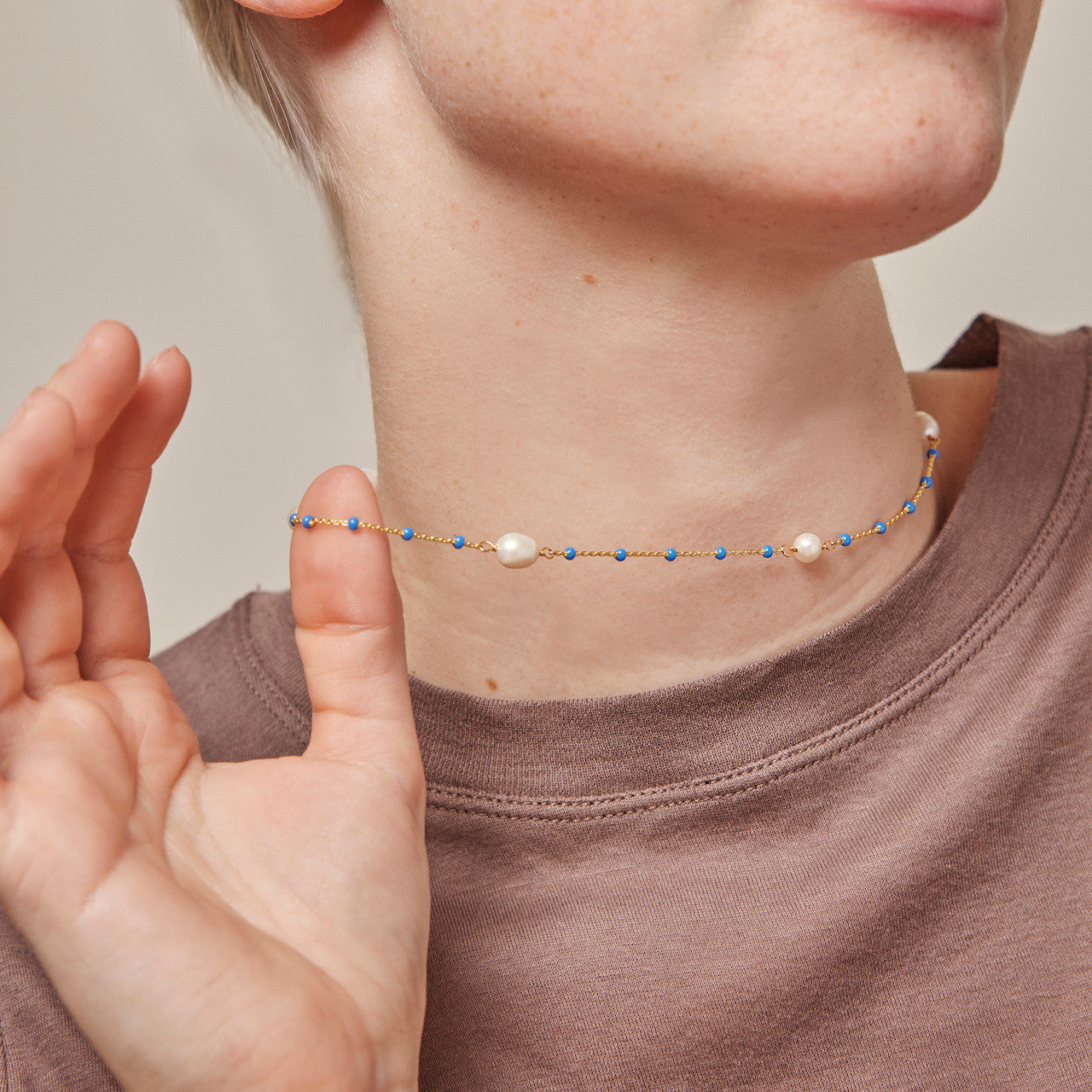 Enamel_Copenhagen_handmade_jewellery_necklace_gold_plated_sterling_silver_enamel_freshwater_pearls