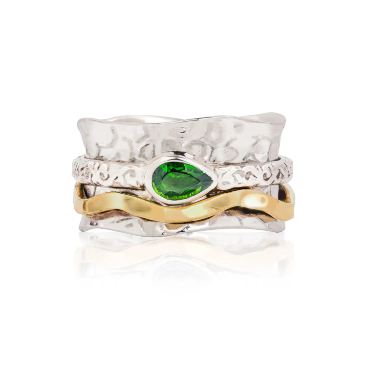 Aura Magic Spinning Ring - Chrome Diopside