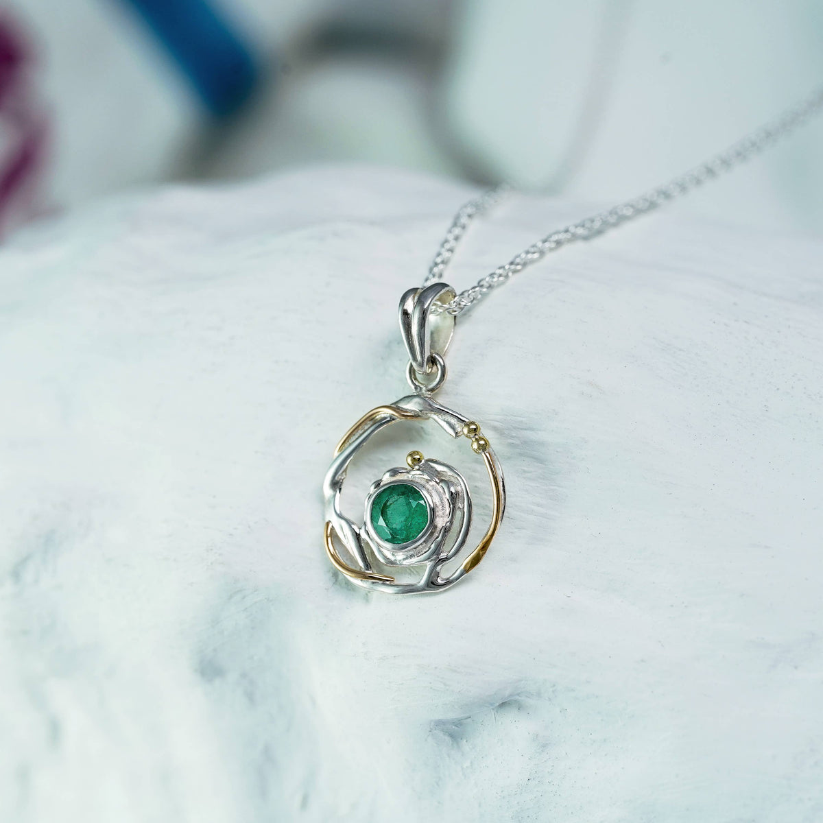 Handmade Circular Emerald Silver Pendant