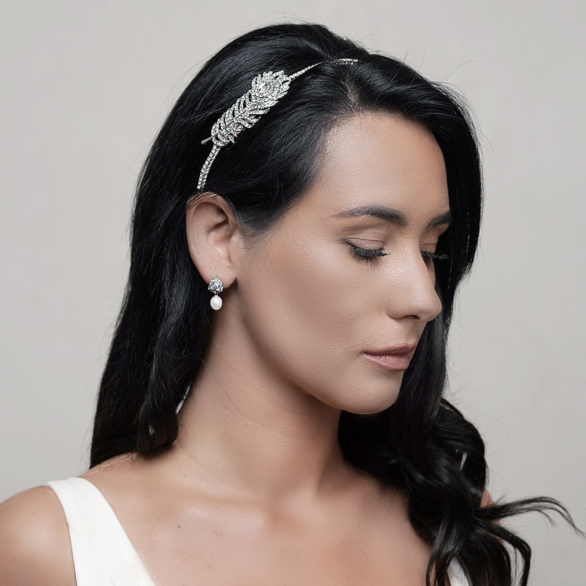 handmade_bridal_hair_accessories_side_headband_feather_vintage_styled_art_deco_1920's_small_wedding_accessories