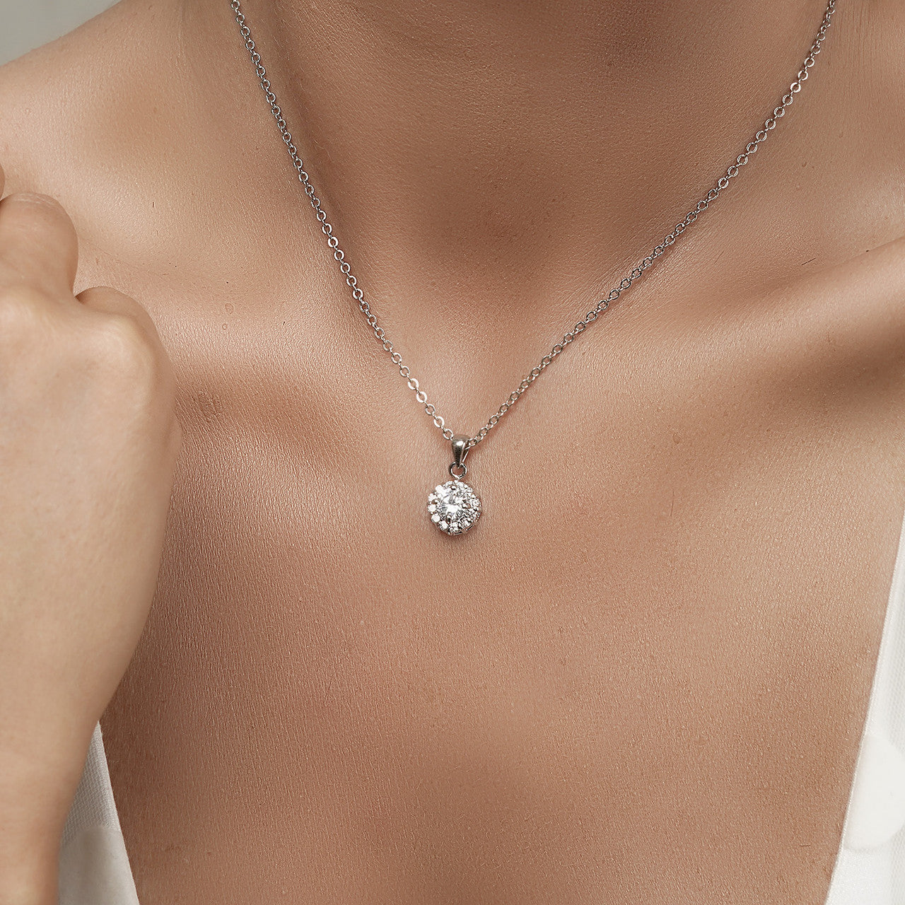 necklace_circular_Winnie_classic_elegant_bridal_jewellery_bridesmaid_jewellery_wedding accessories