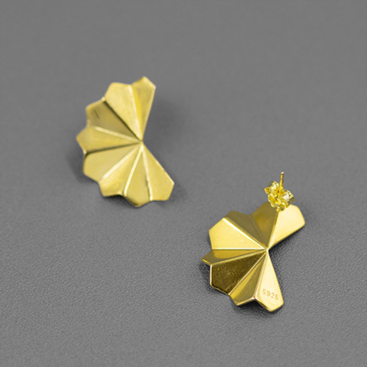 gold_plated_sterling_silver_fan_earrings_folded_details