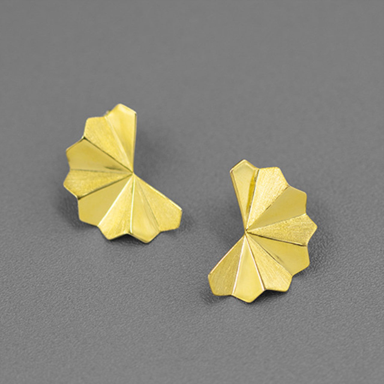 gold_plated_sterling_silver_fan_earrings_folded_details