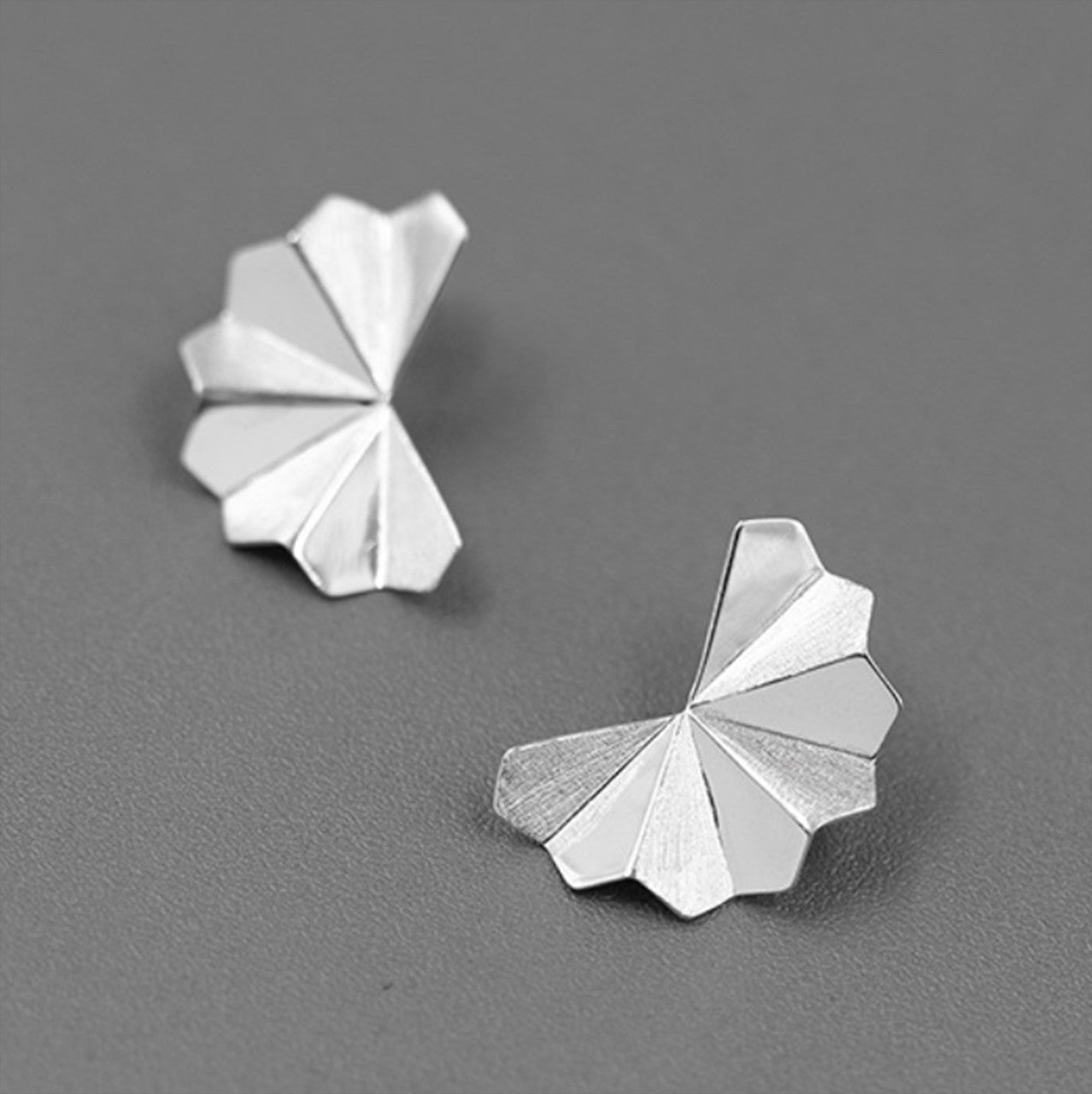 sterling_silver_fan_earrings_folded_details