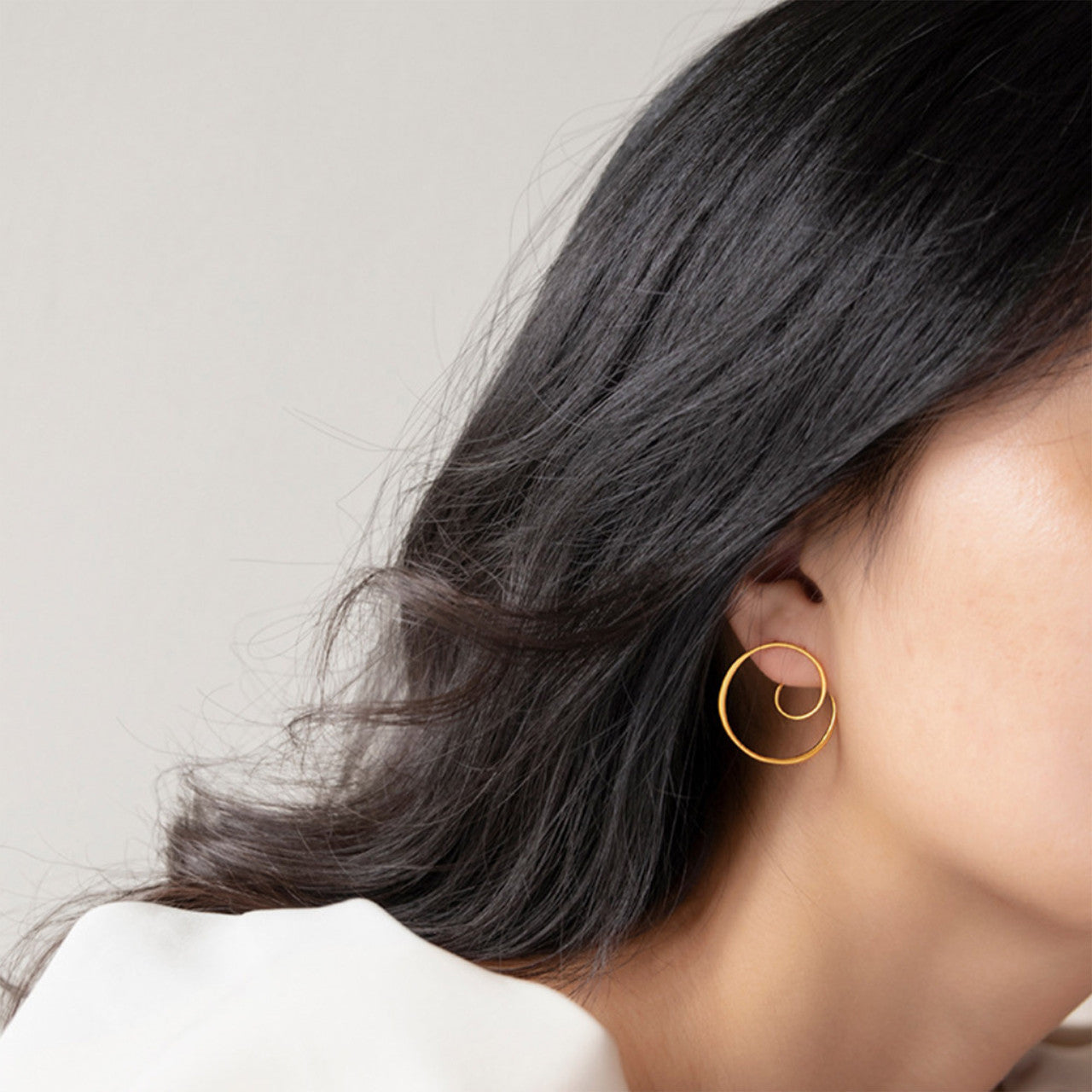 Sterling Silver Or Gold Plated Round Road Circle Earrings