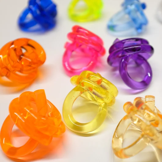 Monaco Lucite Neon Pink Knot Ring