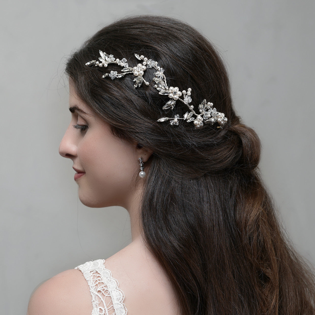 handmade_hair_vine_Swarovski_pearls_beads_bridal_hair_accessories_wedding_accessories_floral_nature_inspired_Arianna