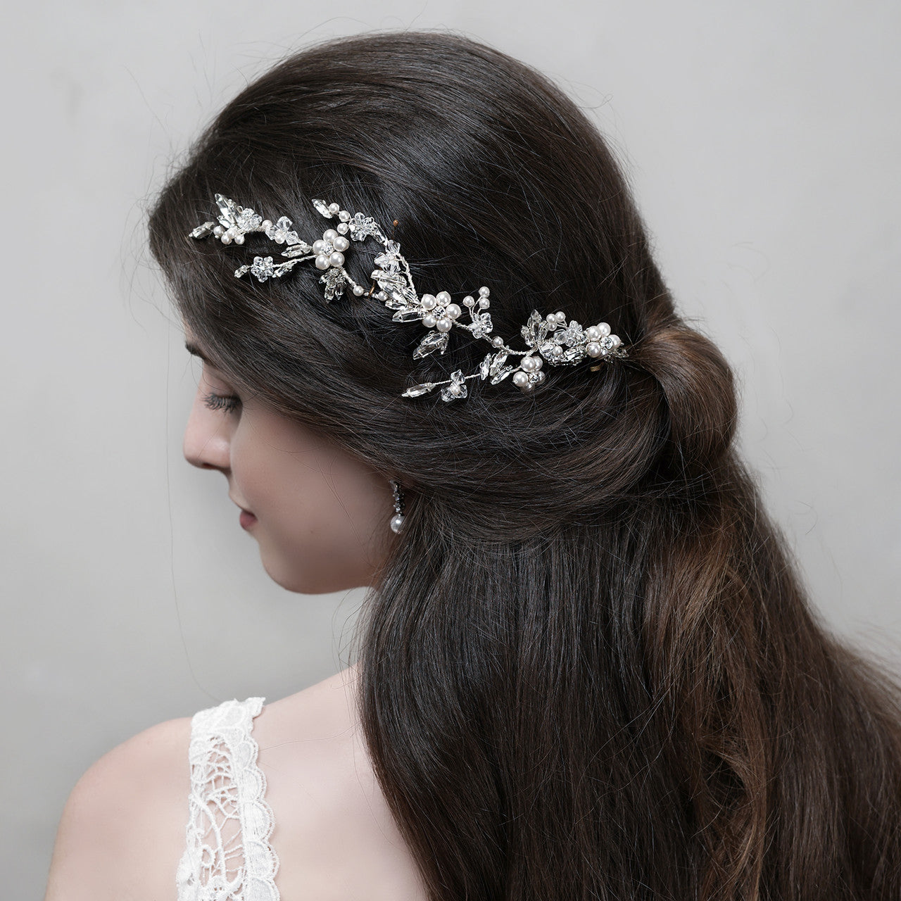 handmade_hair_vine_Swarovski_pearls_beads_bridal_hair_accessories_wedding_accessories_floral_nature_inspired_Arianna