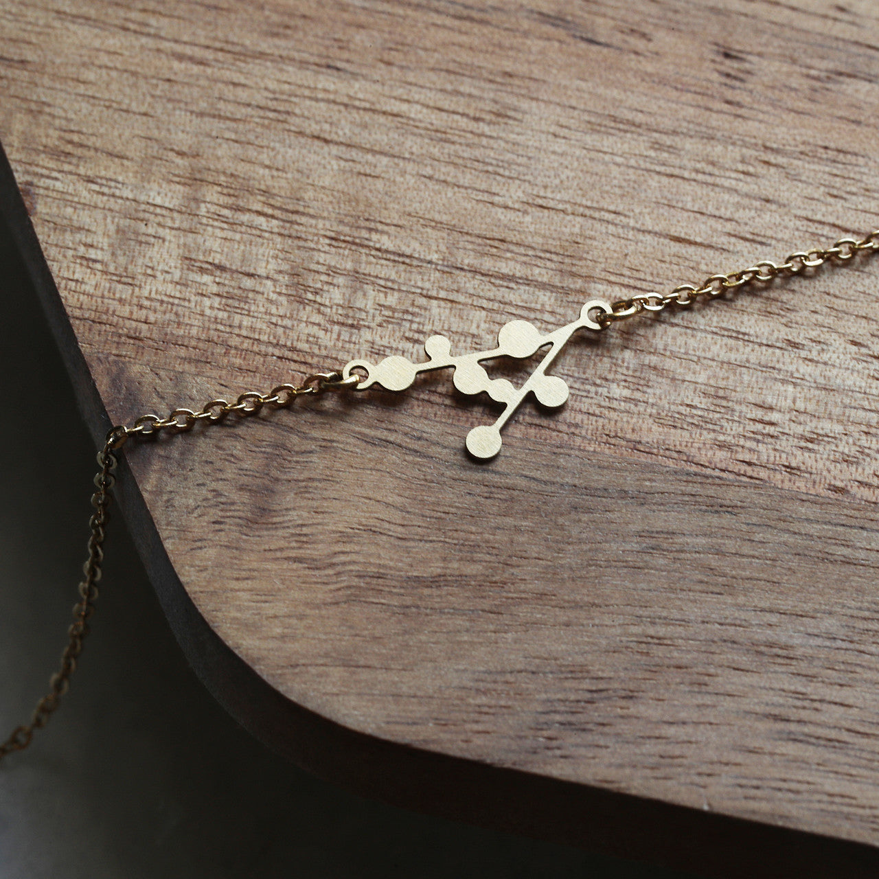 Moorigin_jewellery_bracelet_delicate_snow_days_gold_plating_stainless_steel_lightweight_jewellery