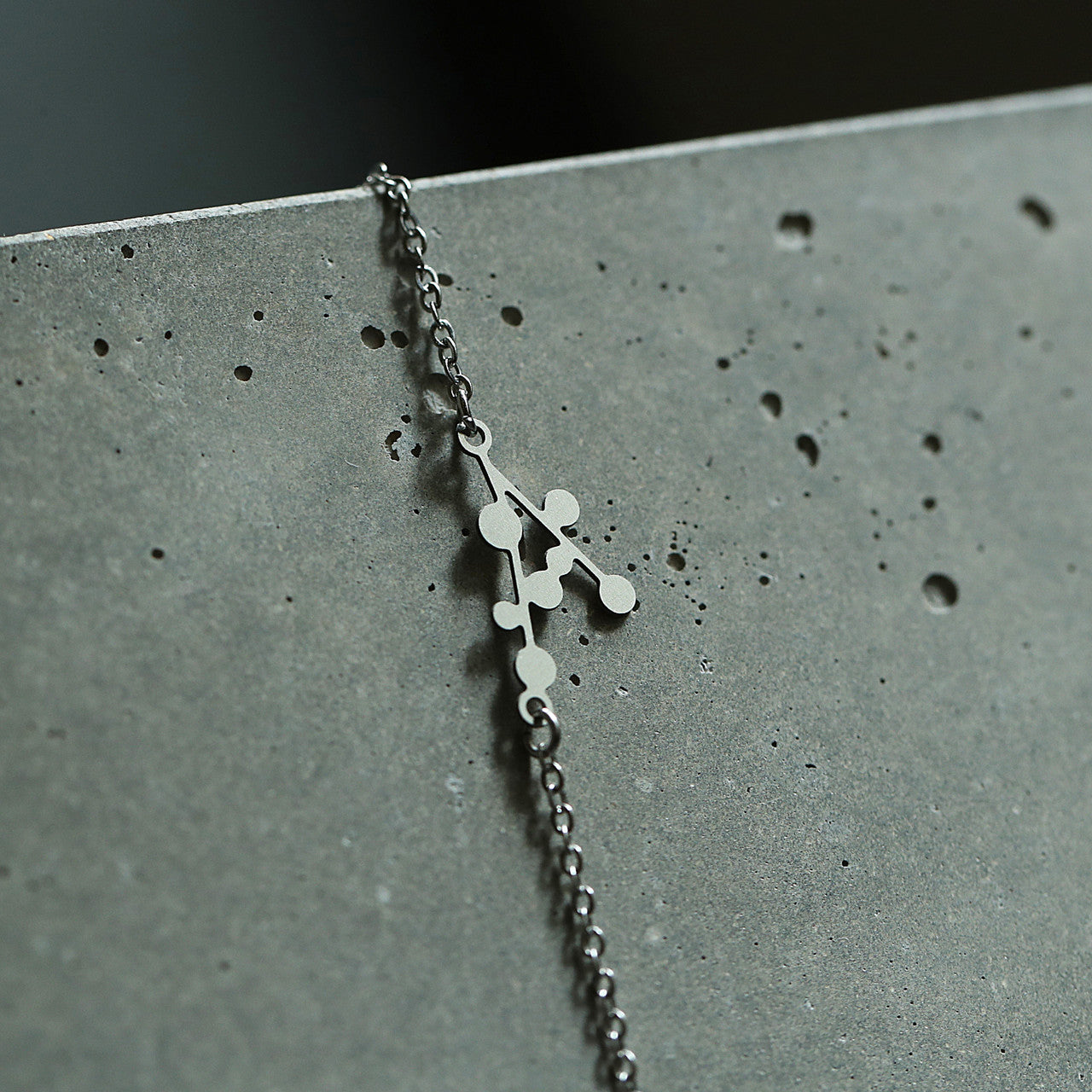 Moorigin_laser_cut_jewellery_silver_plating_lightweight_accessories_taiwan_stainless_steel_bracelet_delicate_snow_days