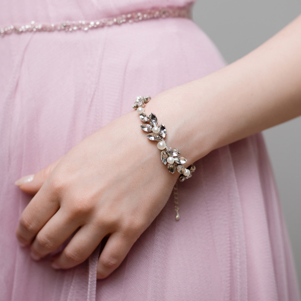 Amber_bridal_bracelet_bridal_jewellery_bridesmaids_jewellery_pearl_crystals_leafy_natural