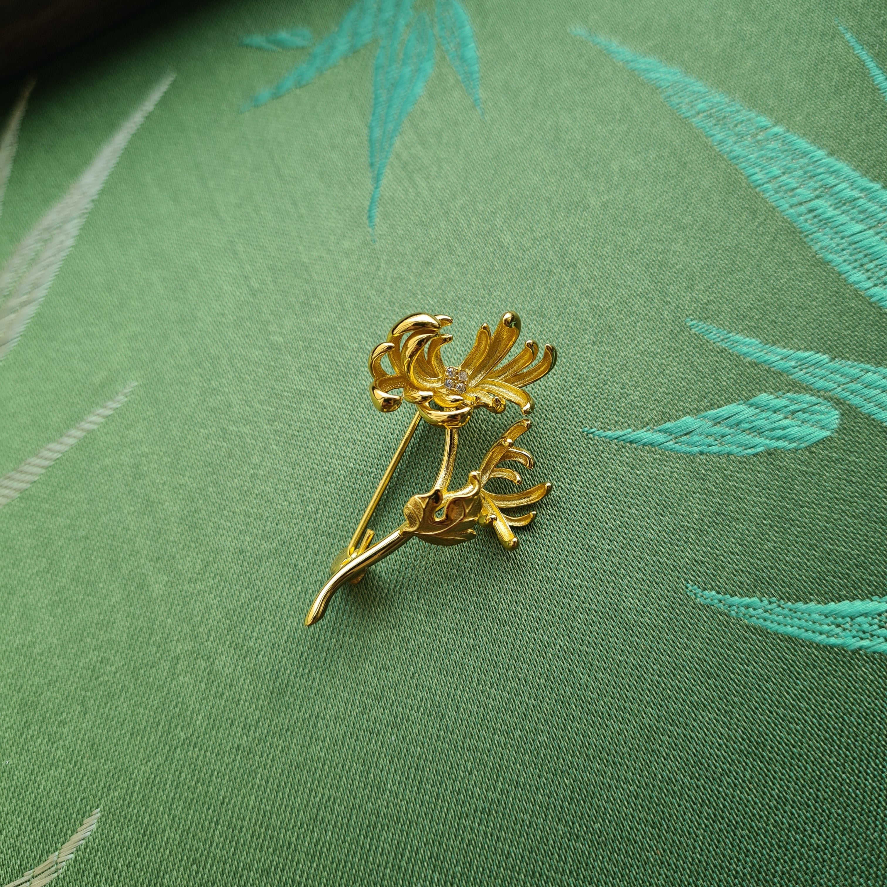 Gold Vermeil Chrysanthemum Flower Mini Brooch