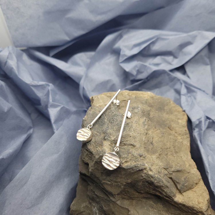 Round Cliff Drop Earrings
