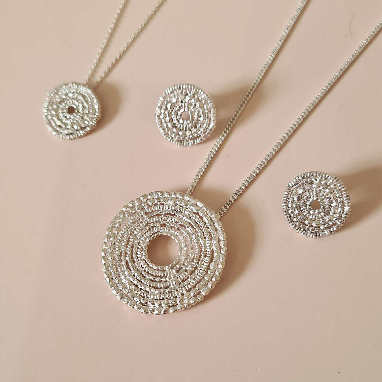 Ana_Rubiato_handmade_jewellery_necklace_sterling_silver_textured_circle_large_Portugal