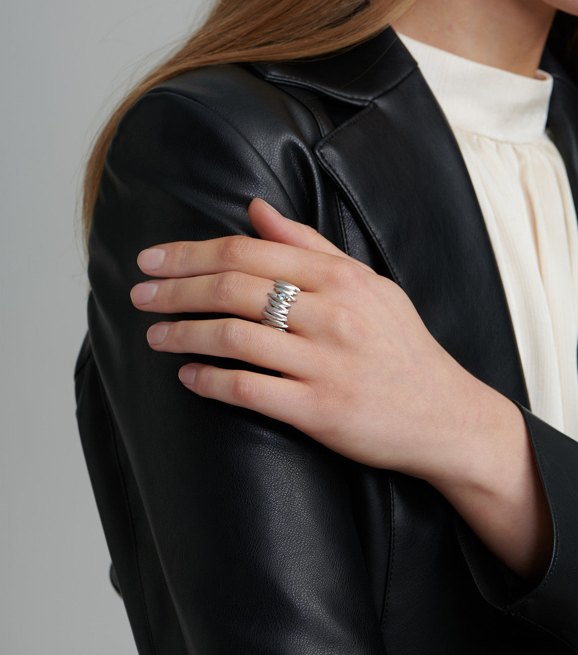 Lindenau sterling silver and blue topaz stone angular ring