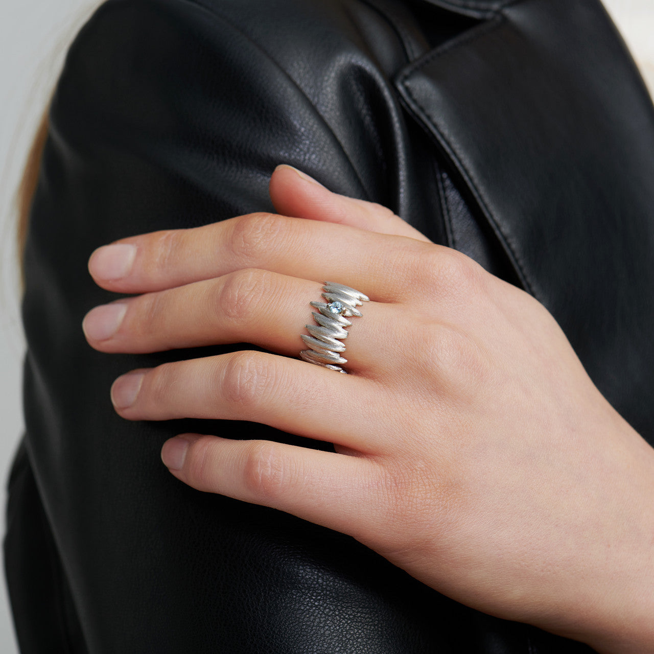Lindenau sterling silver and blue topaz stone angular ring