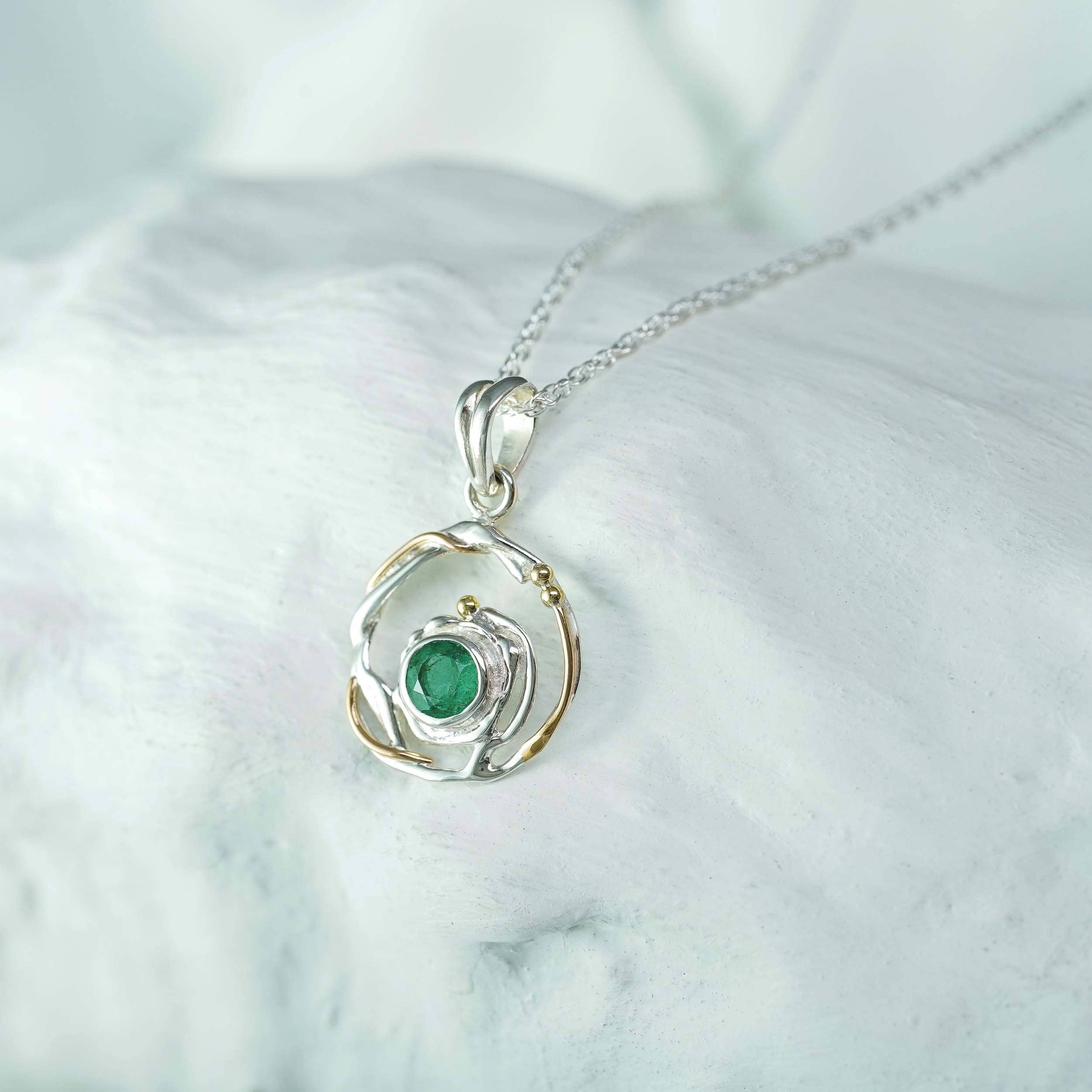 Handmade Circular Emerald Silver Pendant