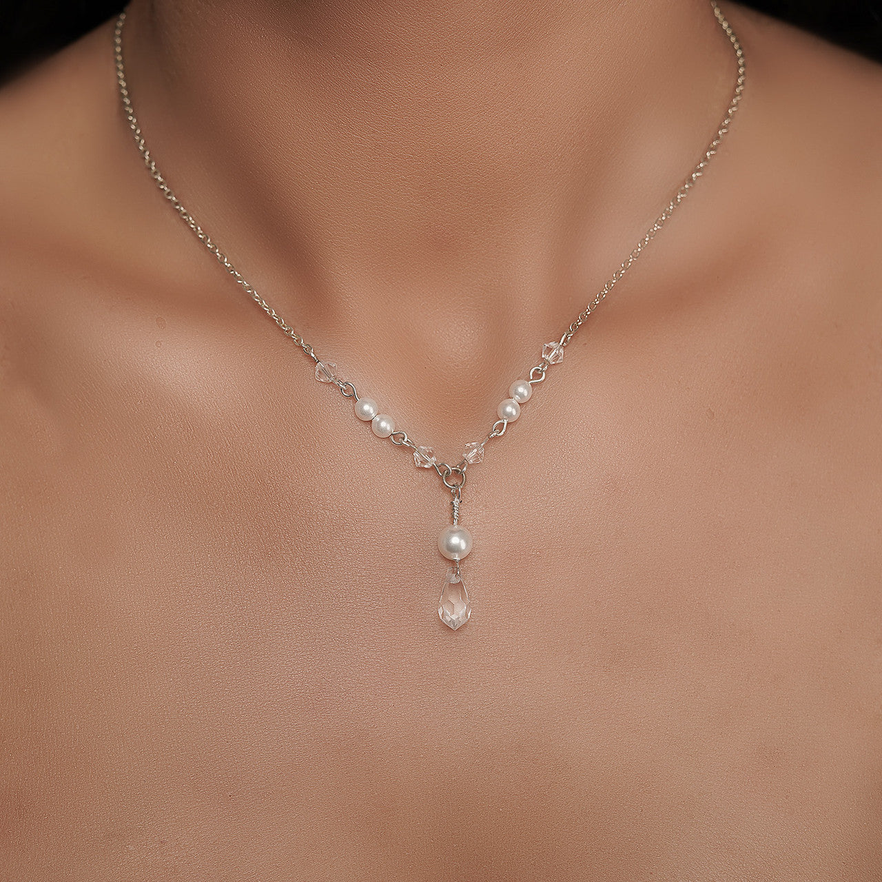 handmade_back_drop_necklace_wedding_accessories_bridal_accessories_Arianna_bridal_jewellery_earrings_matching_set