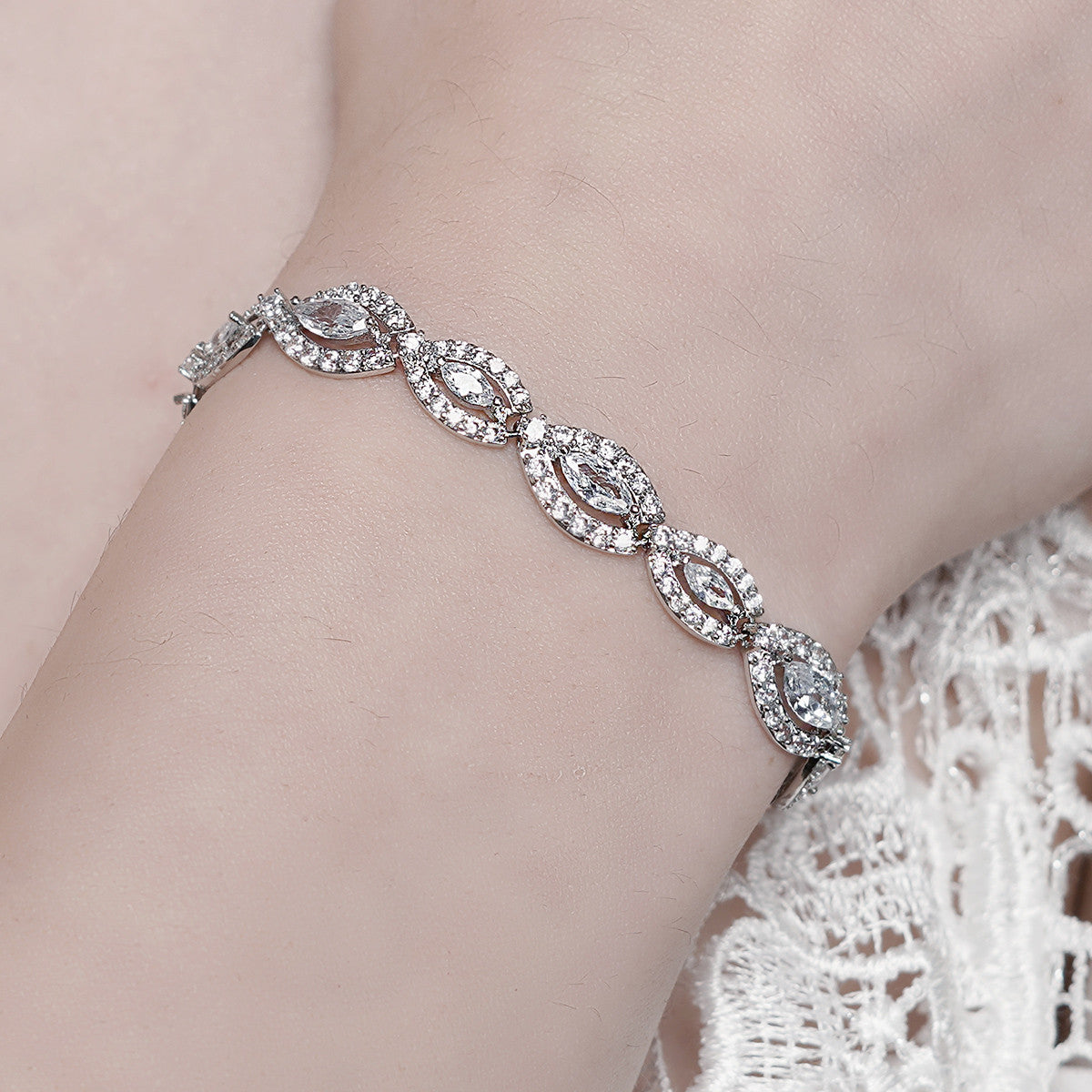 bracelet_bangle_teardrop_bridal_jewellery_wedding_bridesmaids_jewellery