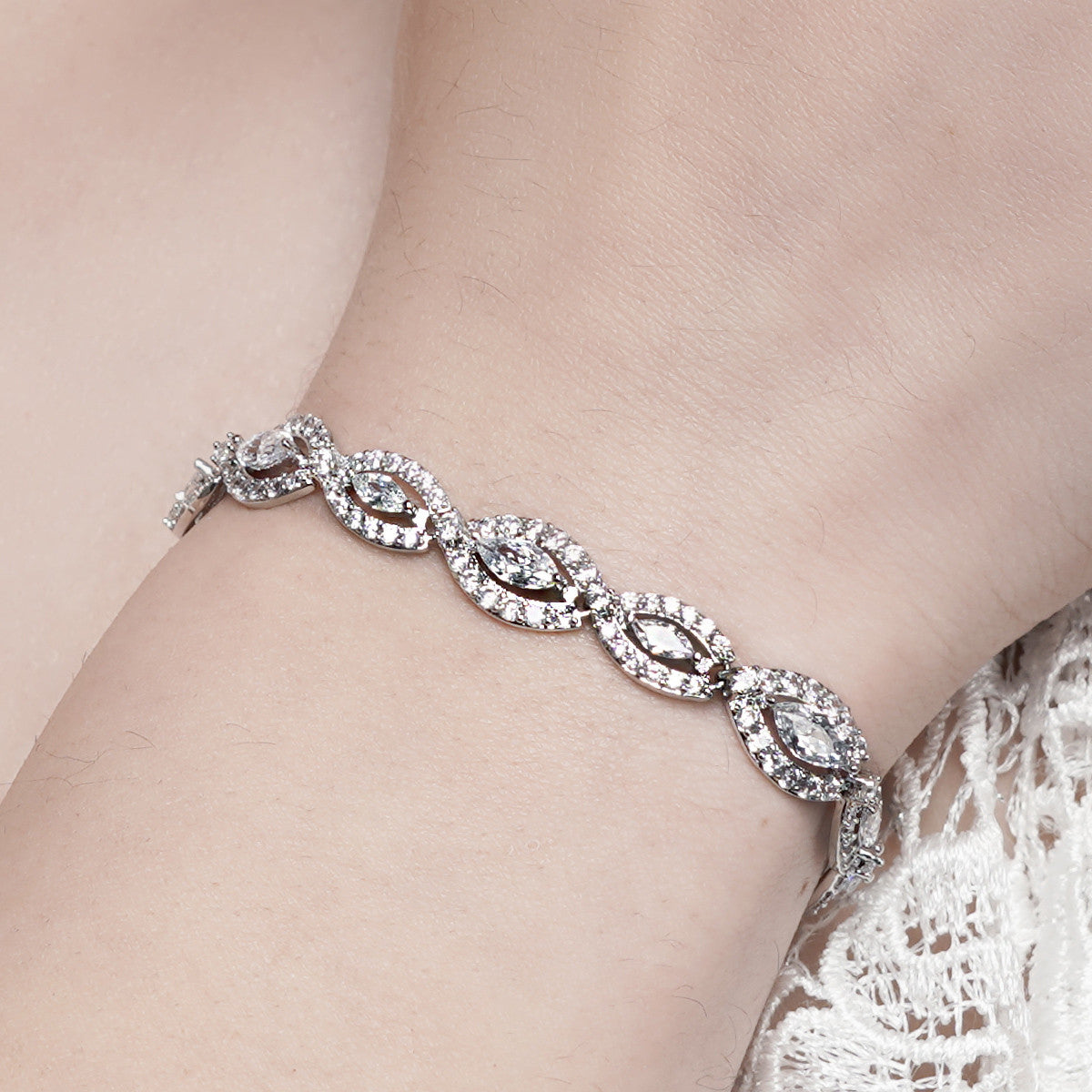bracelet_bangle_teardrop_bridal_jewellery_wedding_bridesmaids_jewellery