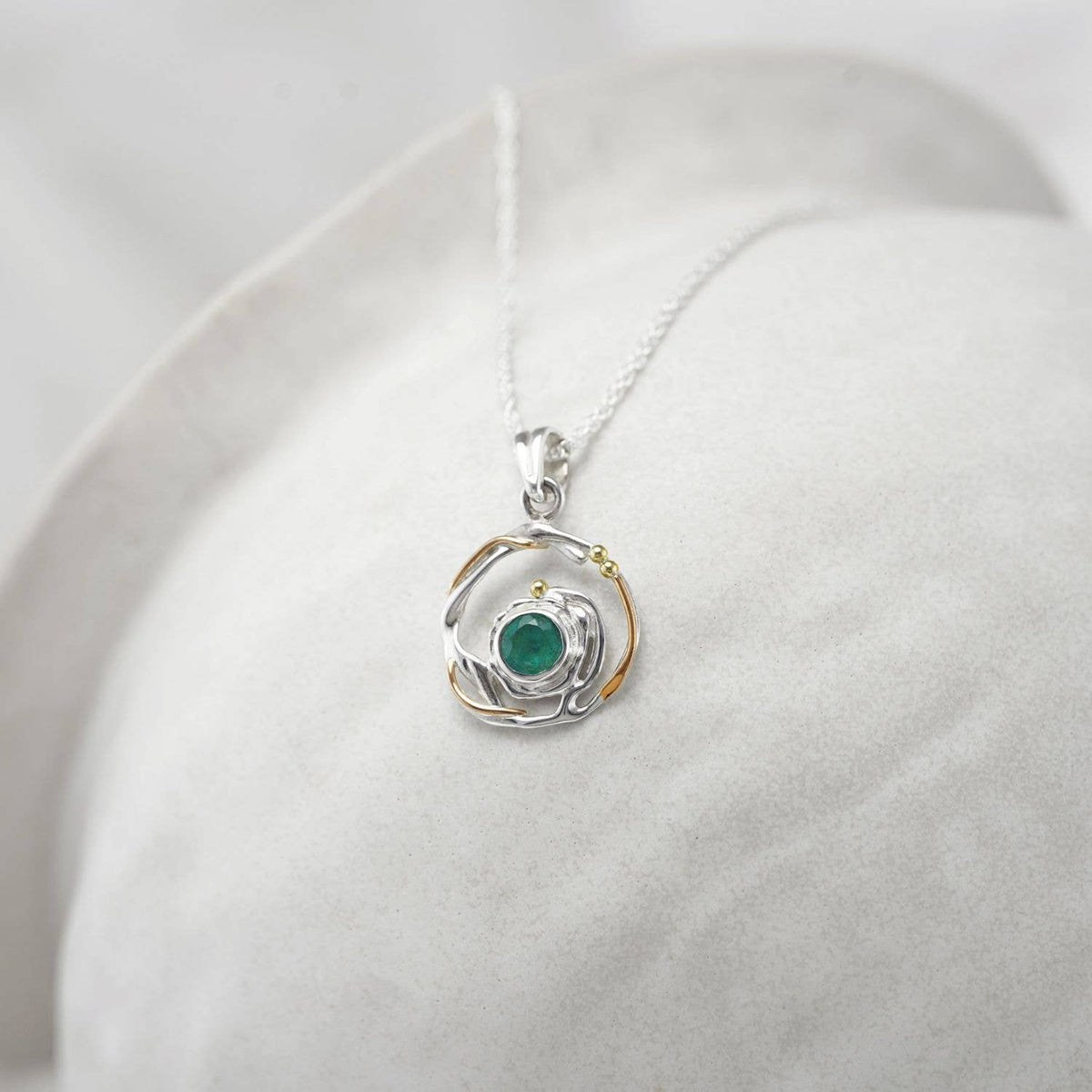 Handmade Circular Emerald Silver Pendant