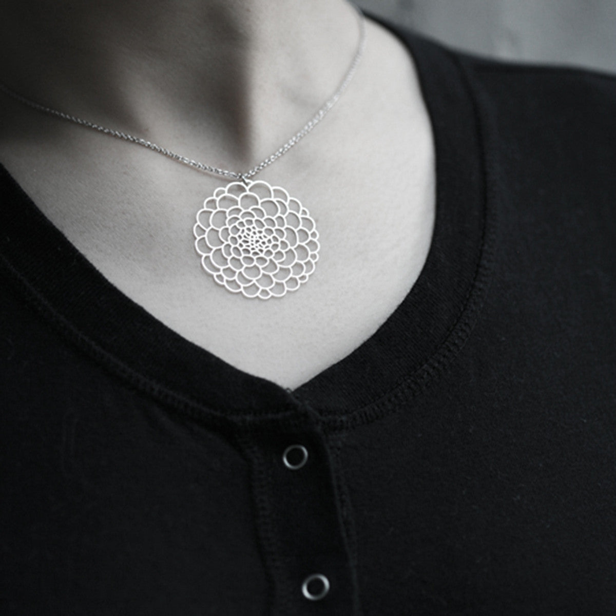 Moorigin_necklace_Dahlia_pendant_stainless_steel_silver_plating_nature_inspired_jewellery