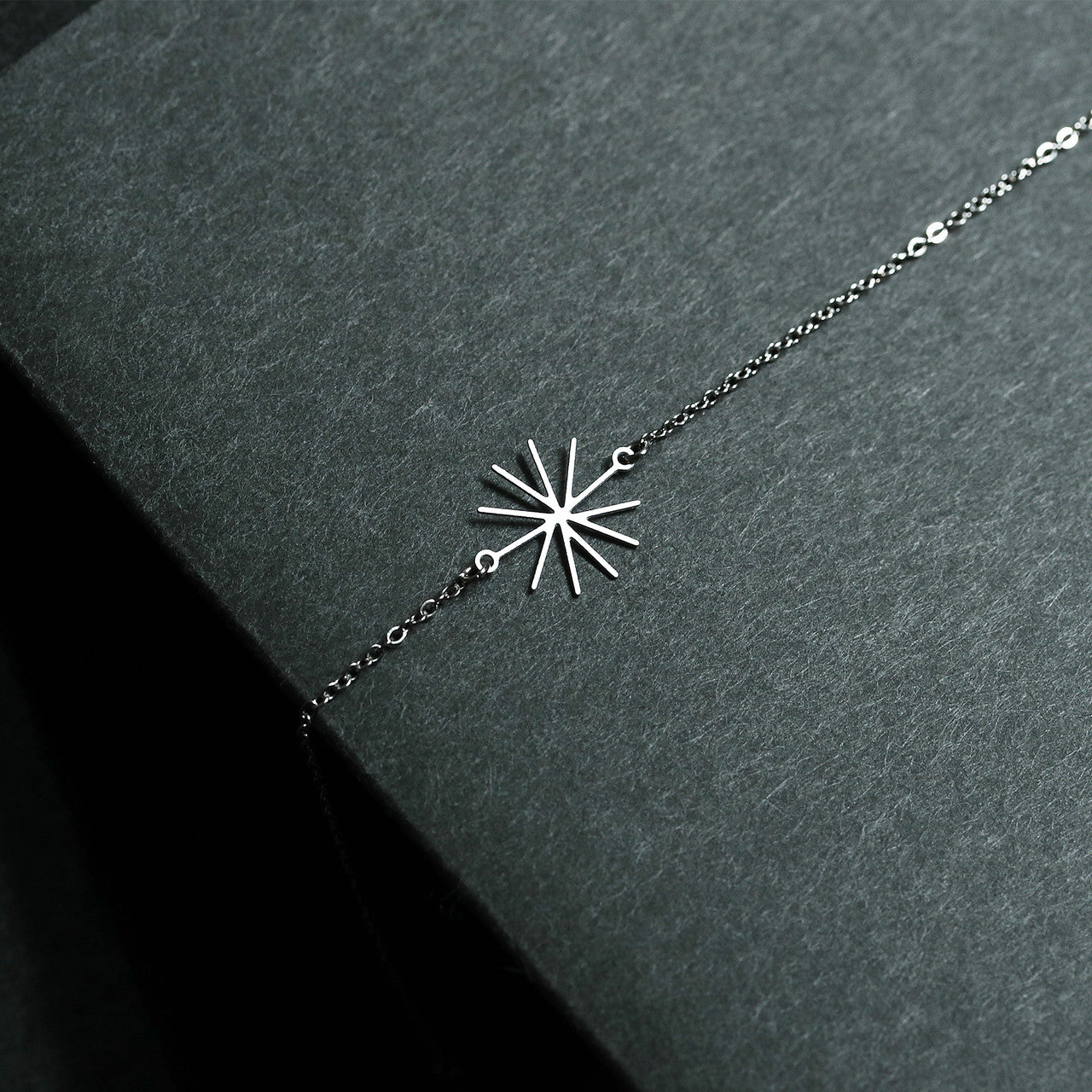 Moorigin_jewellery_bracelet_stainless_steel_paper_reed_star_delicate_lightweight_jewellery_Taiwan