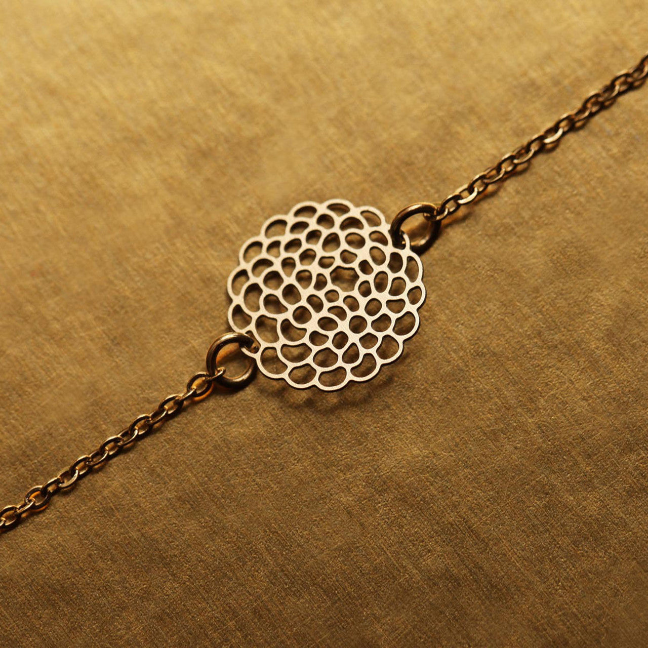 Moorigin_jewellery_gold_plating_PVD_plating_stainless_steel_Dahlia_bracelet_bangle_delicate_jewellery