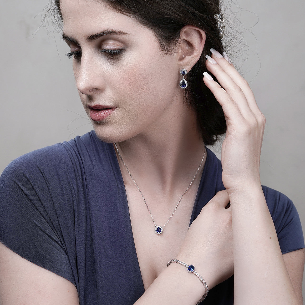 bridal_jewellery_bridal_accessories_earrings_teardrop_blue_circular_bridesmaids_jewellery_wedding_dangle