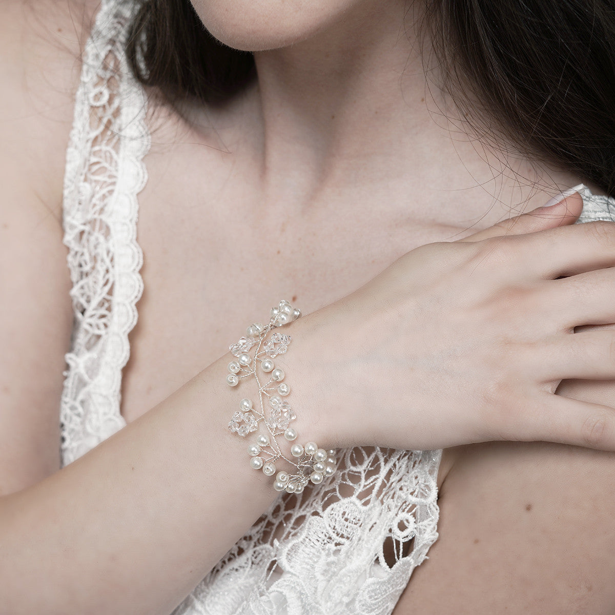 bridal_jewellery_bridesmaids_jewellery_pearl_bracelet_delicate_sweet_bridal accessories_beads