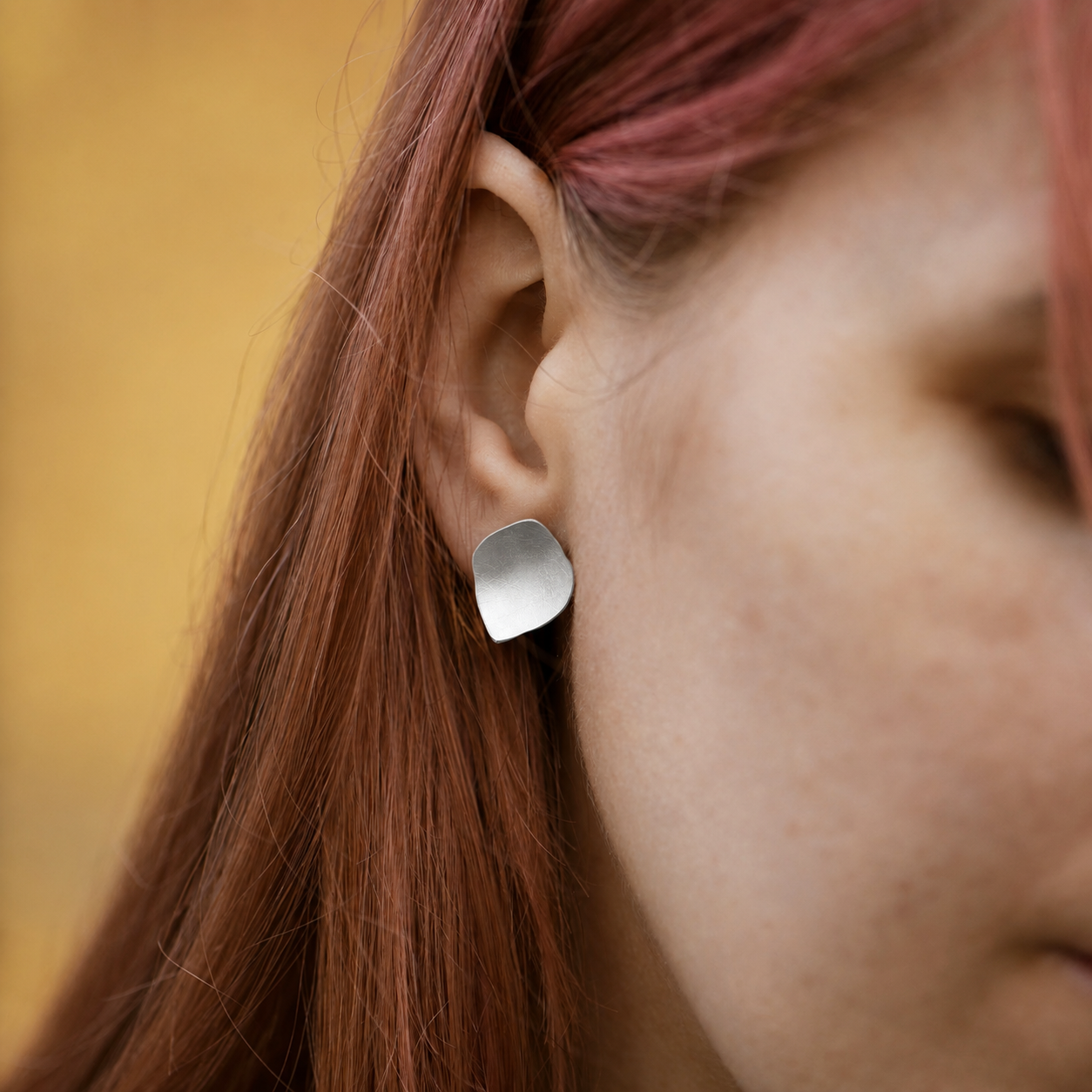 Gold Fragment Eggshell Petal Stud Earrings