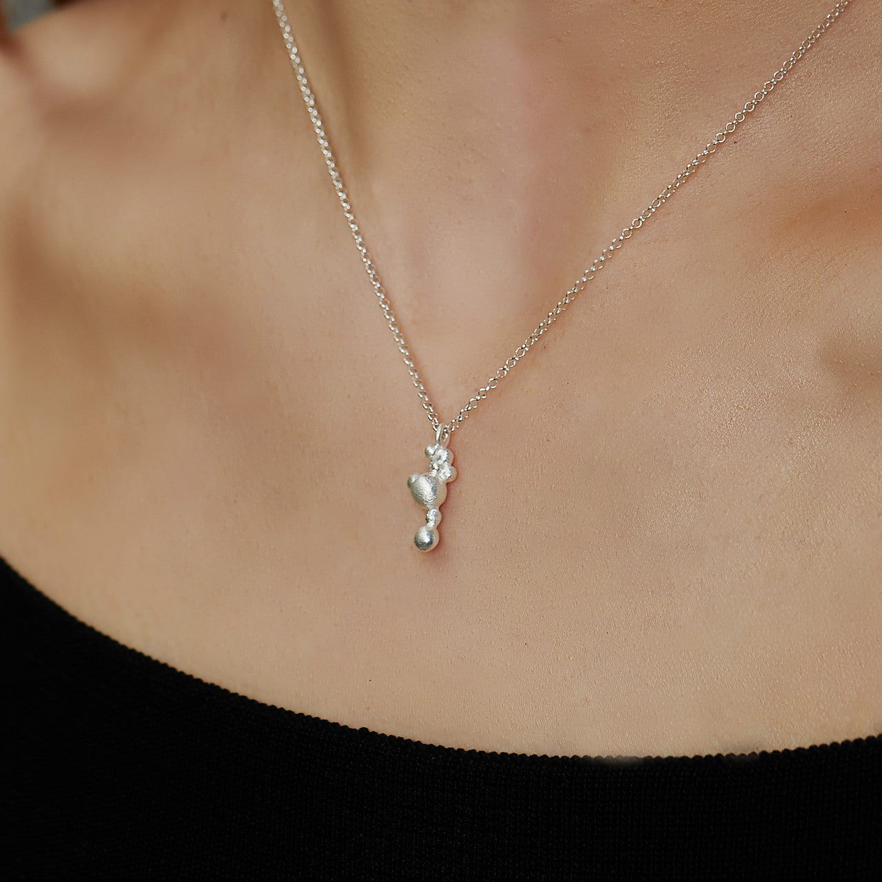 deco_echo_organic_bubble_silver_stud_earrings_and_pendant_necklace